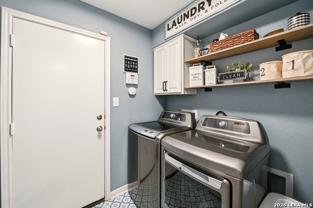 Listing photo id 18 for 911 Karah  