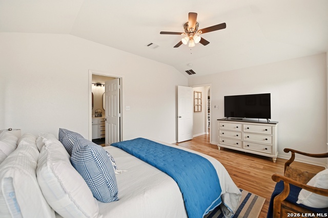 Listing photo id 24 for 911 Karah  