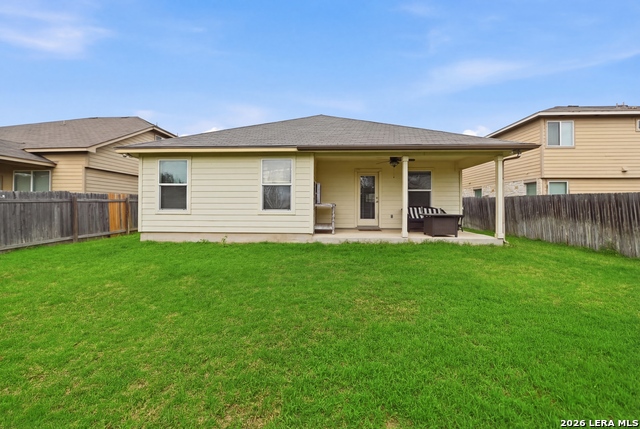 Listing photo id 27 for 911 Karah  