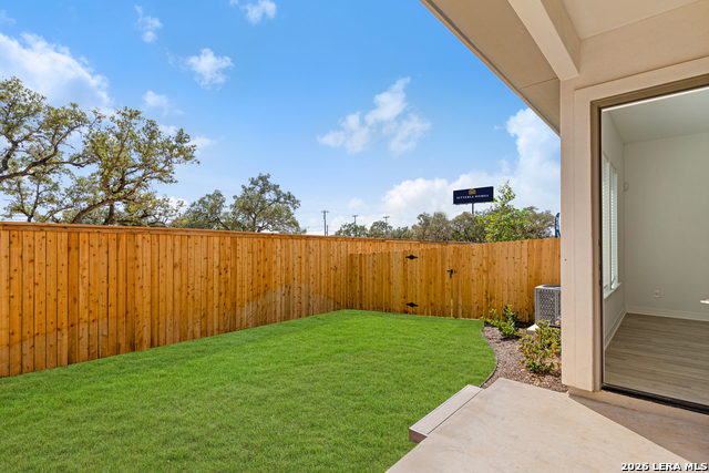 Image 16 of 31 For 3523 N. Loop 1604 East  201