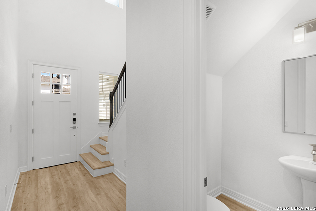 Image 6 of 31 For 3523 N. Loop 1604 East  201