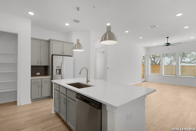 Image 8 of 31 For 3523 N. Loop 1604 East  201