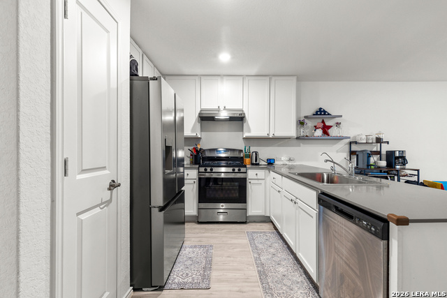 Image 4 of 27 For 4534 Martin Way