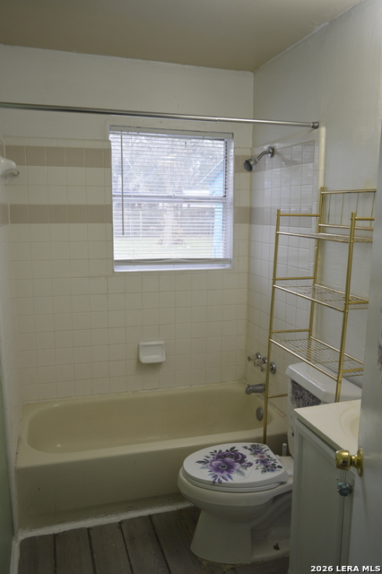 Image 21 of 27 For 2823 Tillie  