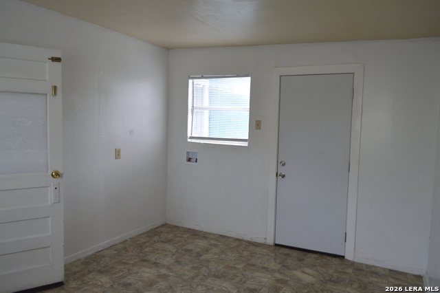 Image 23 of 27 For 2823 Tillie  