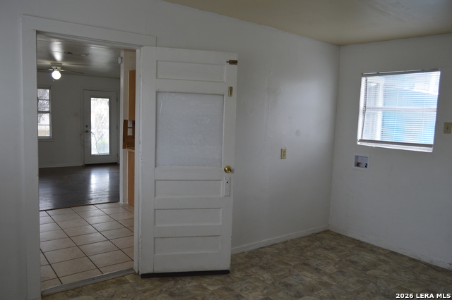 Image 24 of 27 For 2823 Tillie  