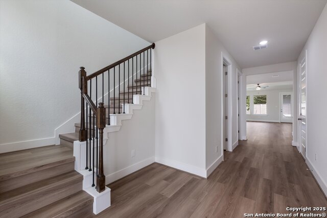 Image 4 of 5 For 7110 Avignon Forest