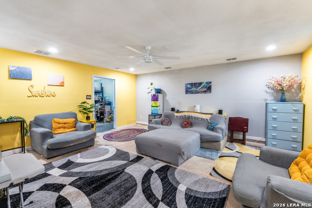 Image 13 of 26 For 914 6th  