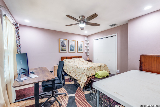 Image 18 of 26 For 914 6th  