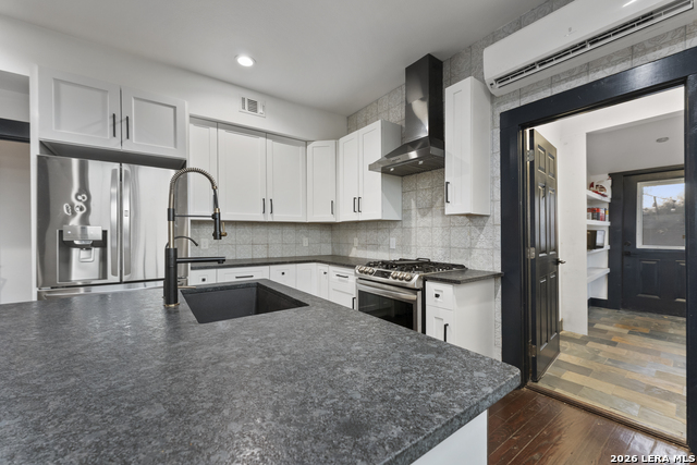 Image 8 of 25 For 139 Highland E