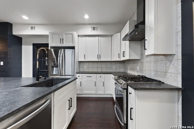 Image 9 of 25 For 139 Highland E