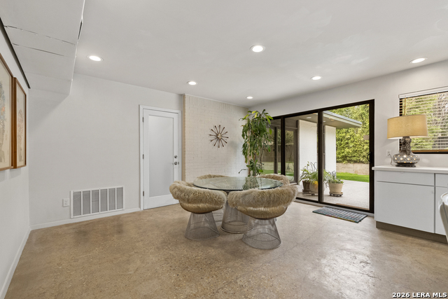 Image 12 of 29 For 501 Thelma Dr