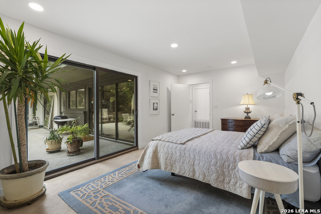 Image 13 of 29 For 501 Thelma Dr