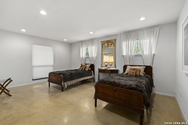 Image 20 of 29 For 501 Thelma Dr