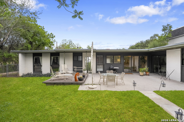 Image 22 of 29 For 501 Thelma Dr