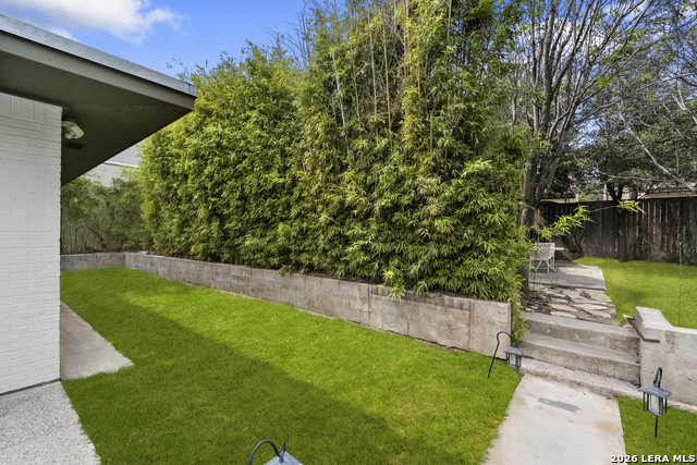 Image 24 of 29 For 501 Thelma Dr