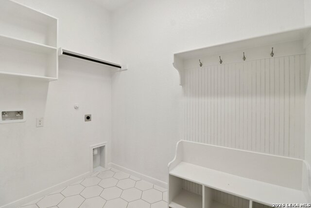 Image 36 of 68 For 9717 Van Horn