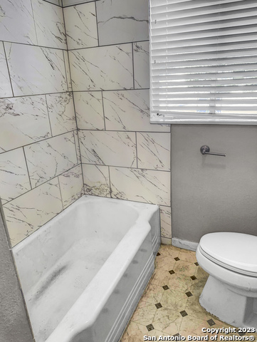 Image 11 of 12 For 2016 Olmos Dr W