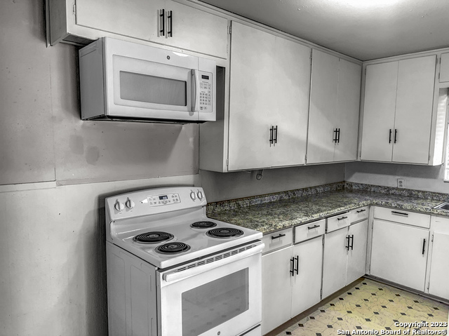 Image 6 of 12 For 2016 Olmos Dr W