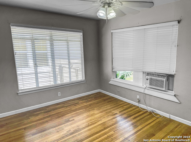 Image 9 of 12 For 2016 Olmos Dr W