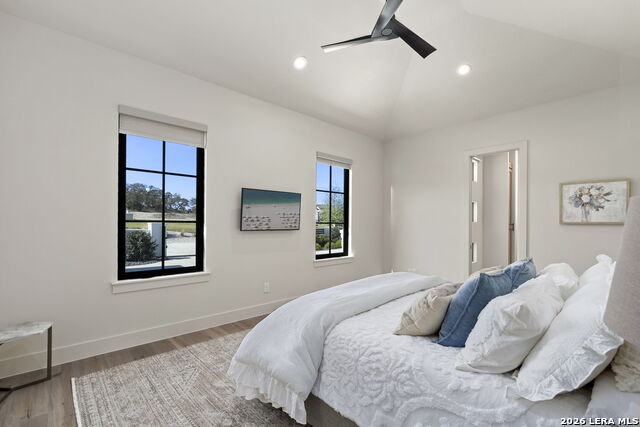 Image 40 of 78 For 11326 Montell Pt