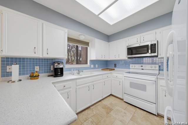 Image 17 of 36 For 3511 Hunters Circle St