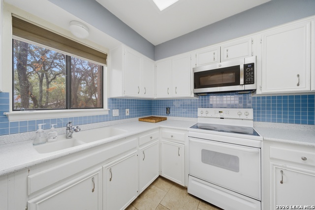 Image 18 of 36 For 3511 Hunters Circle St