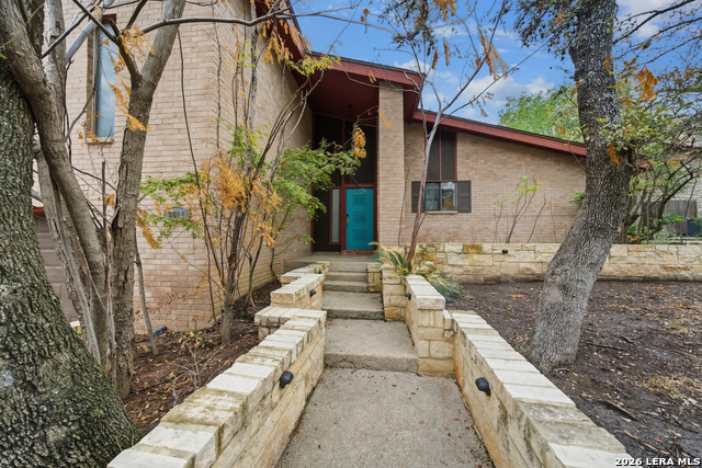 Image 2 of 36 For 3511 Hunters Circle St