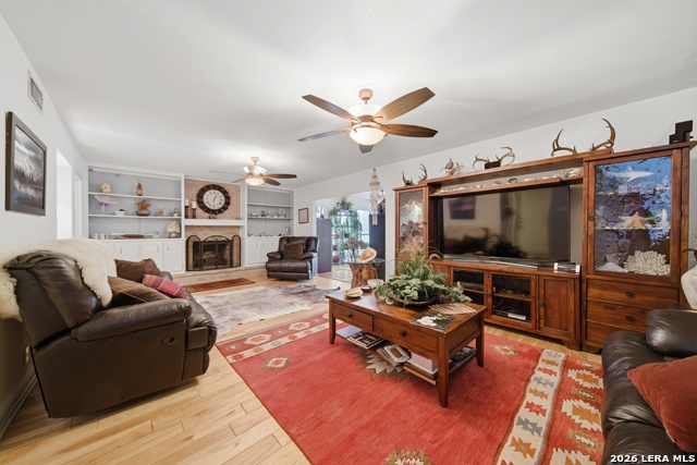 Image 31 of 36 For 3511 Hunters Circle St