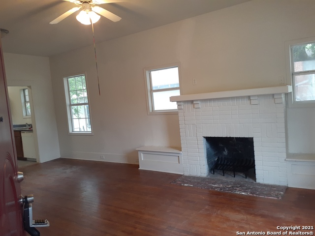 Image 2 of 6 For 116 Young W