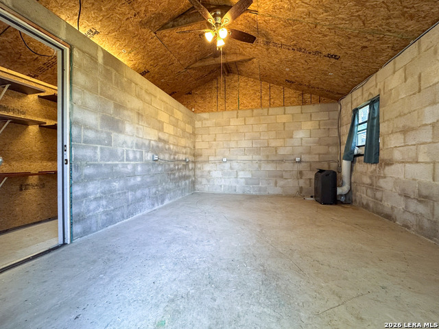 Image 19 of 21 For 325 Hickman  