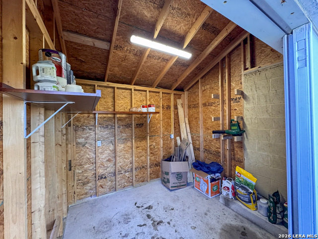 Image 20 of 21 For 325 Hickman  