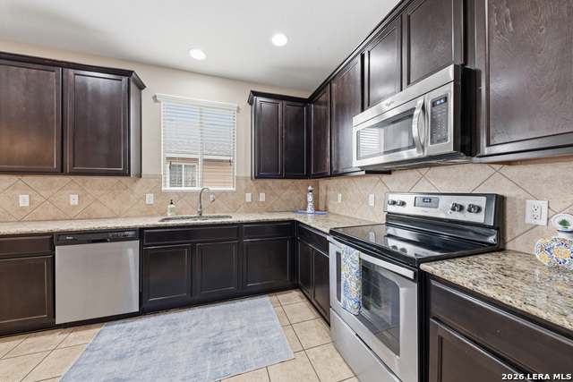 Image 18 of 37 For 7410 Derby Vista