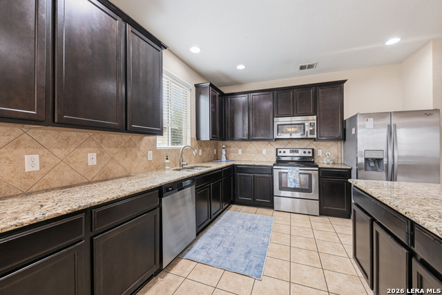 Image 19 of 37 For 7410 Derby Vista