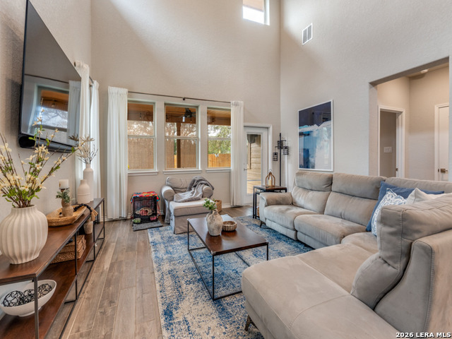 Image 3 of 26 For 1548 Cawdon  