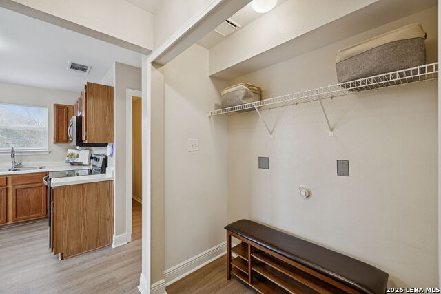 Image 14 of 45 For 10310 Springwood