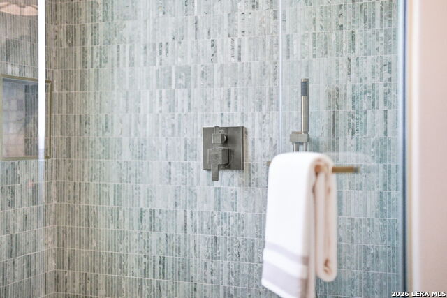 Image 21 of 42 For 3140 Westview Dr