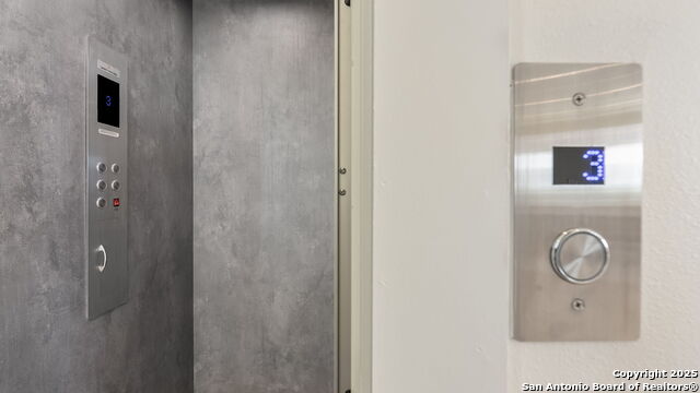 Image 29 of 42 For 3140 Westview Dr