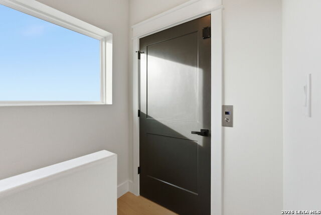 Image 30 of 42 For 3140 Westview Dr