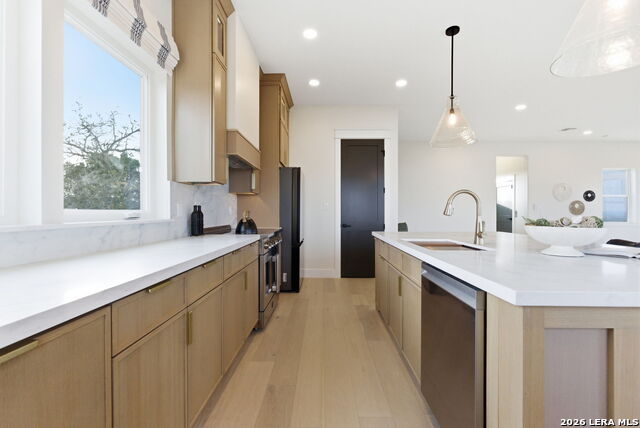 Image 6 of 42 For 3140 Westview Dr