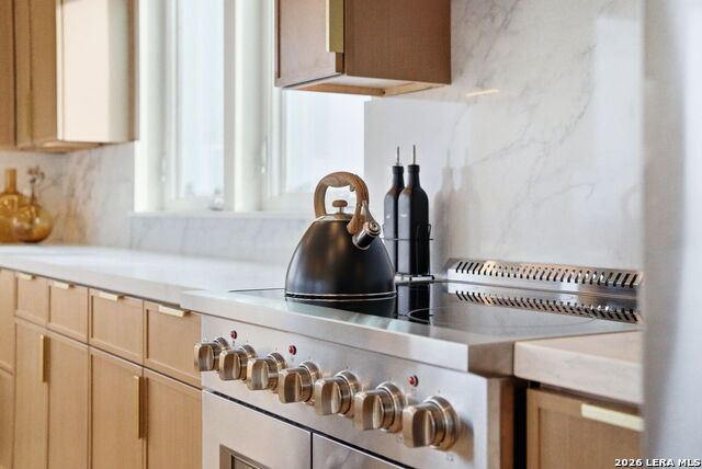 Image 8 of 42 For 3140 Westview Dr