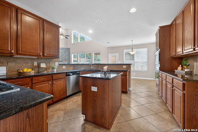 Image 14 of 50 For 11715 Fabiana