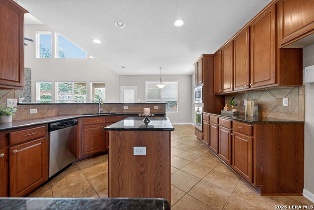 Image 17 of 50 For 11715 Fabiana