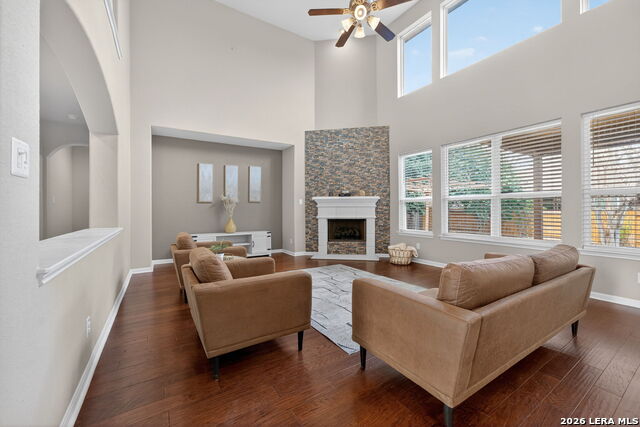 Image 7 of 50 For 11715 Fabiana