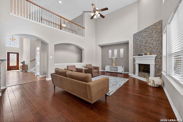 Image 8 of 50 For 11715 Fabiana