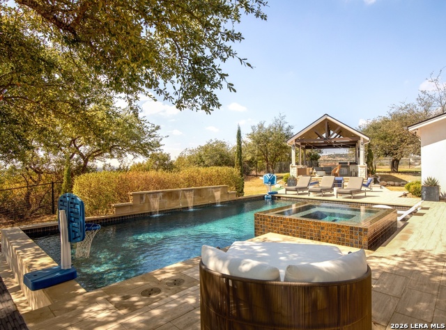 Listing photo id 14 for 23007 Daniel