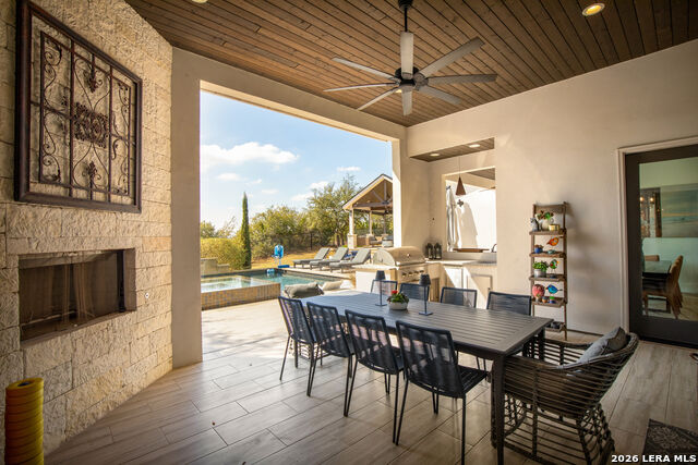 Listing photo id 15 for 23007 Daniel