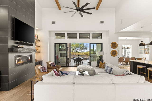 Listing photo id 0 for 23007 Daniel