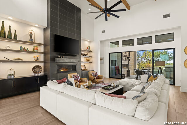 Listing photo id 2 for 23007 Daniel