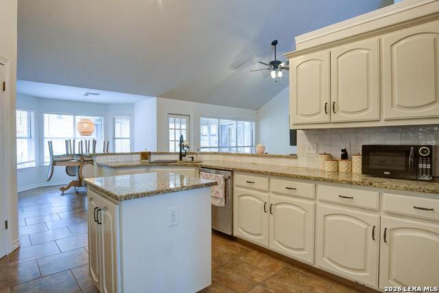 Image 19 of 34 For 19831 Wittenburg